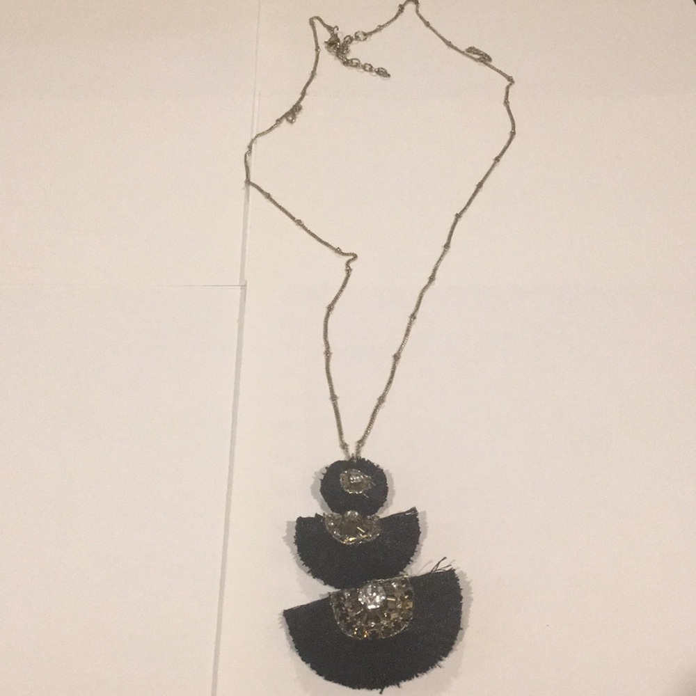 Black pendant necklace